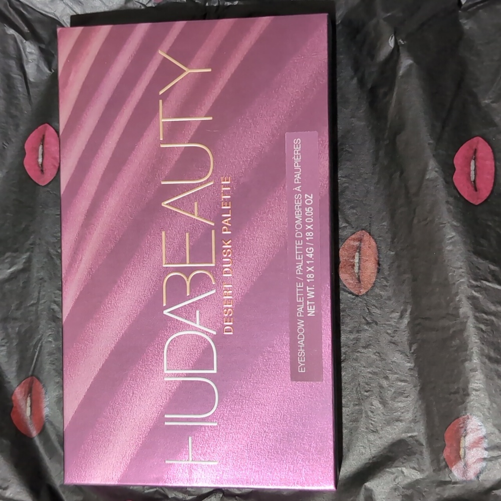Huda beauty desert dusk palette